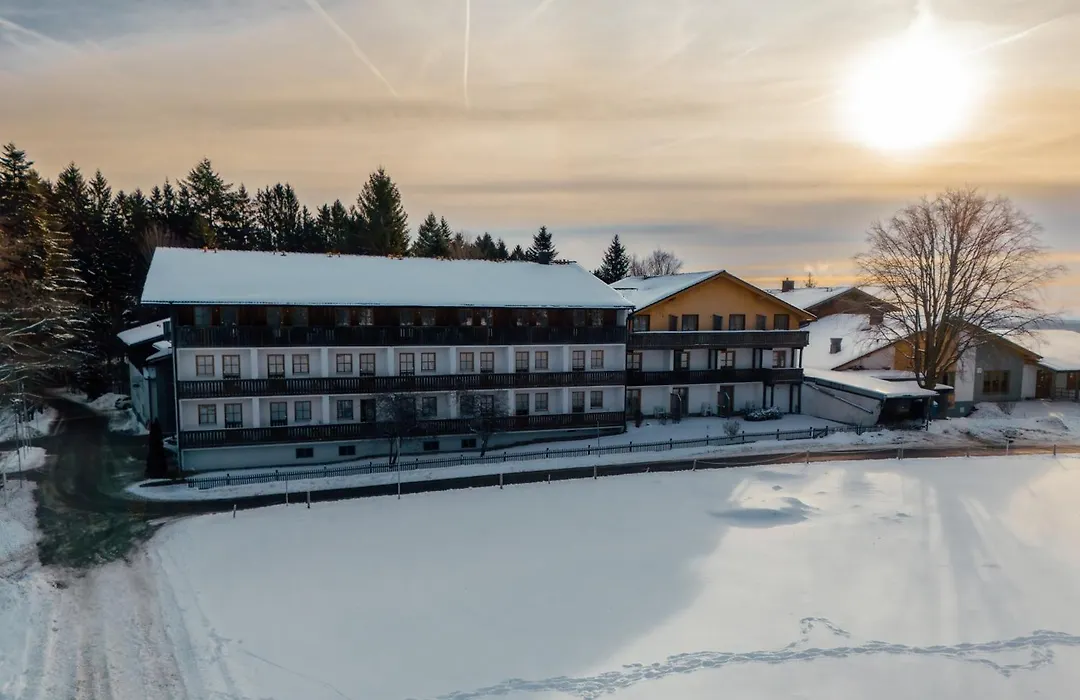 Landhotel Tannenhof-1