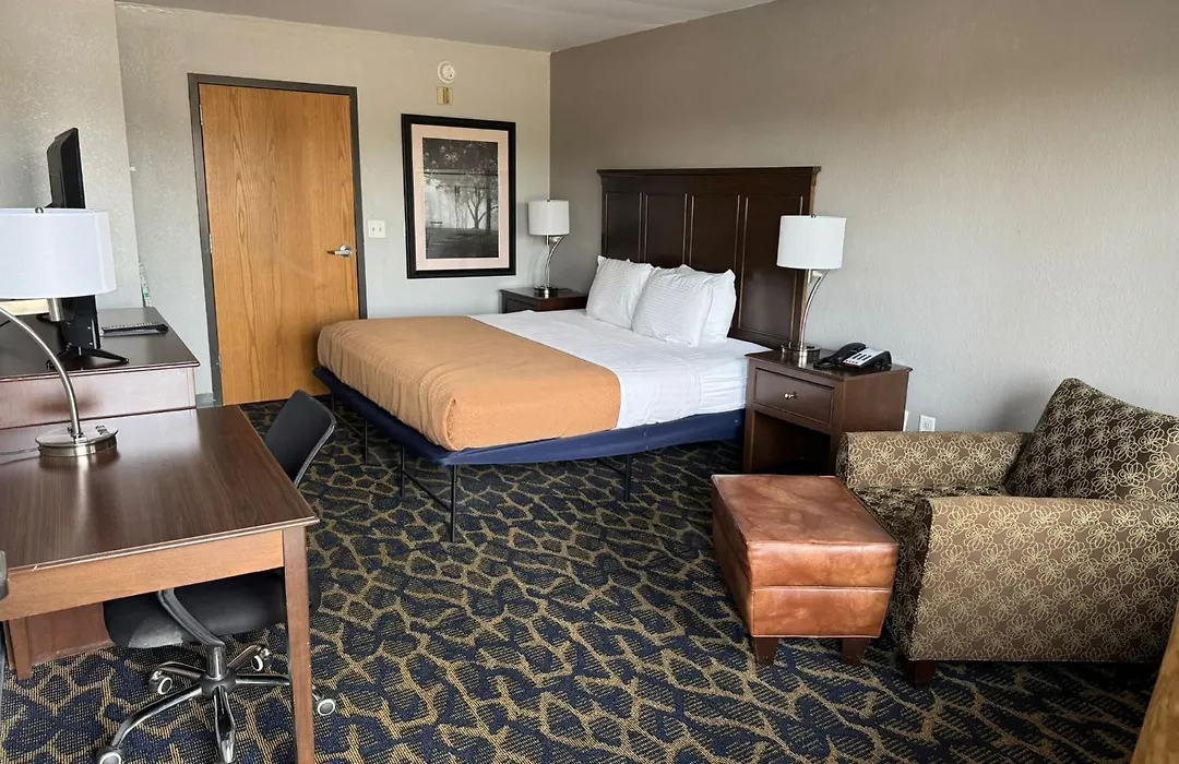 Greenlight Inn & Suites St James-1