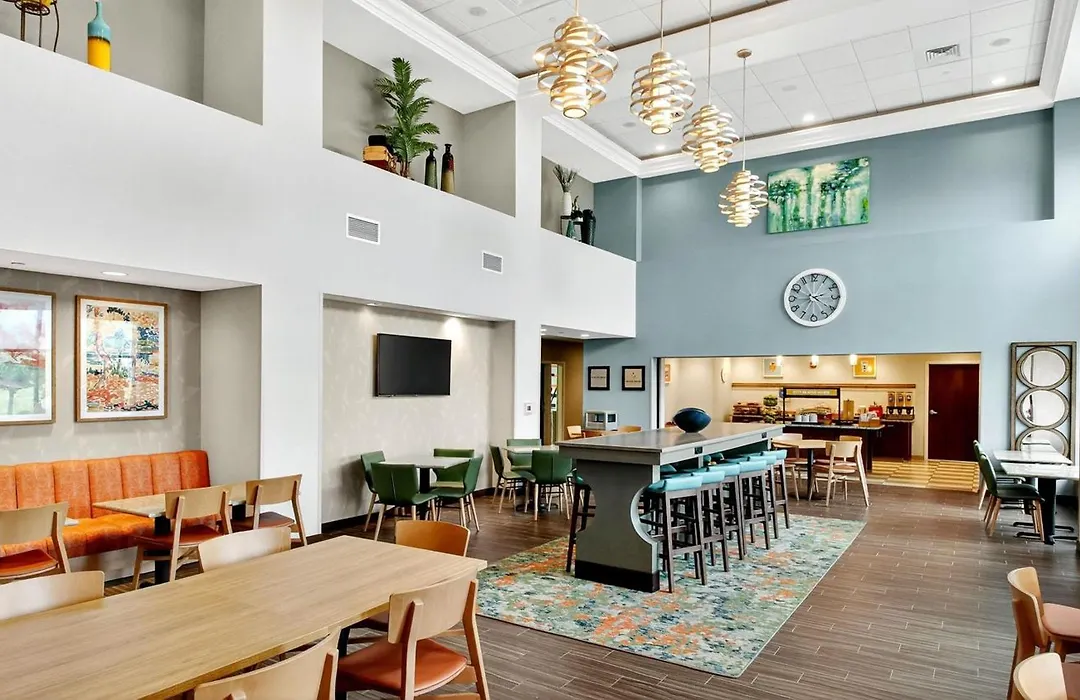 Hampton Inn & Suites Chippewa Falls-1