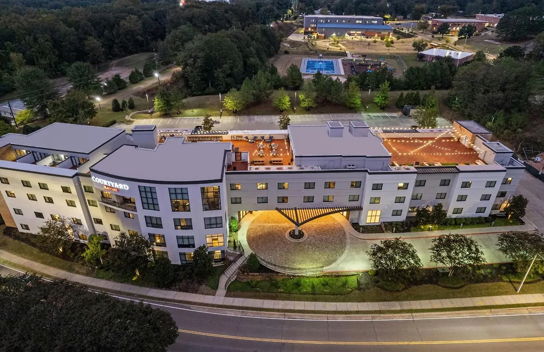 Courtyard By Marriott Oxford-1