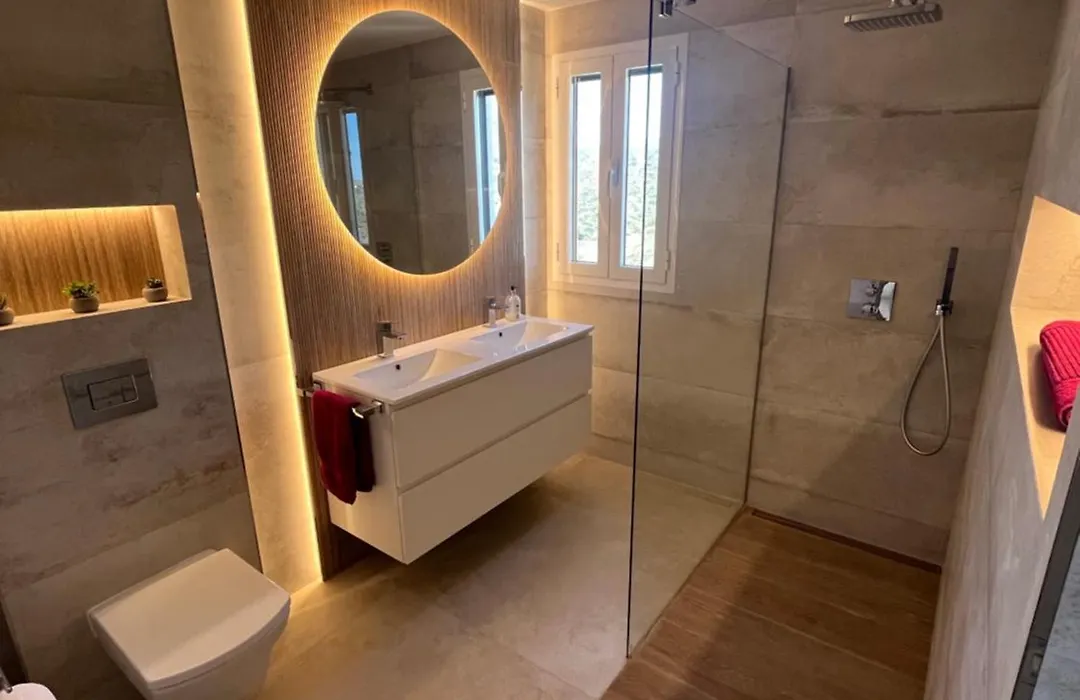 Villa With Heated Pool And Amazing Mountain And Sea Views No Young Groups Allowed-1