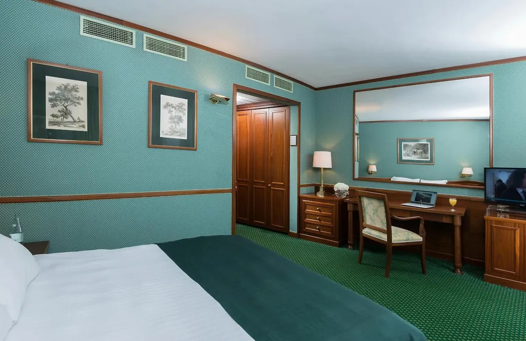 Leonardo Hotel Milan City Center-1