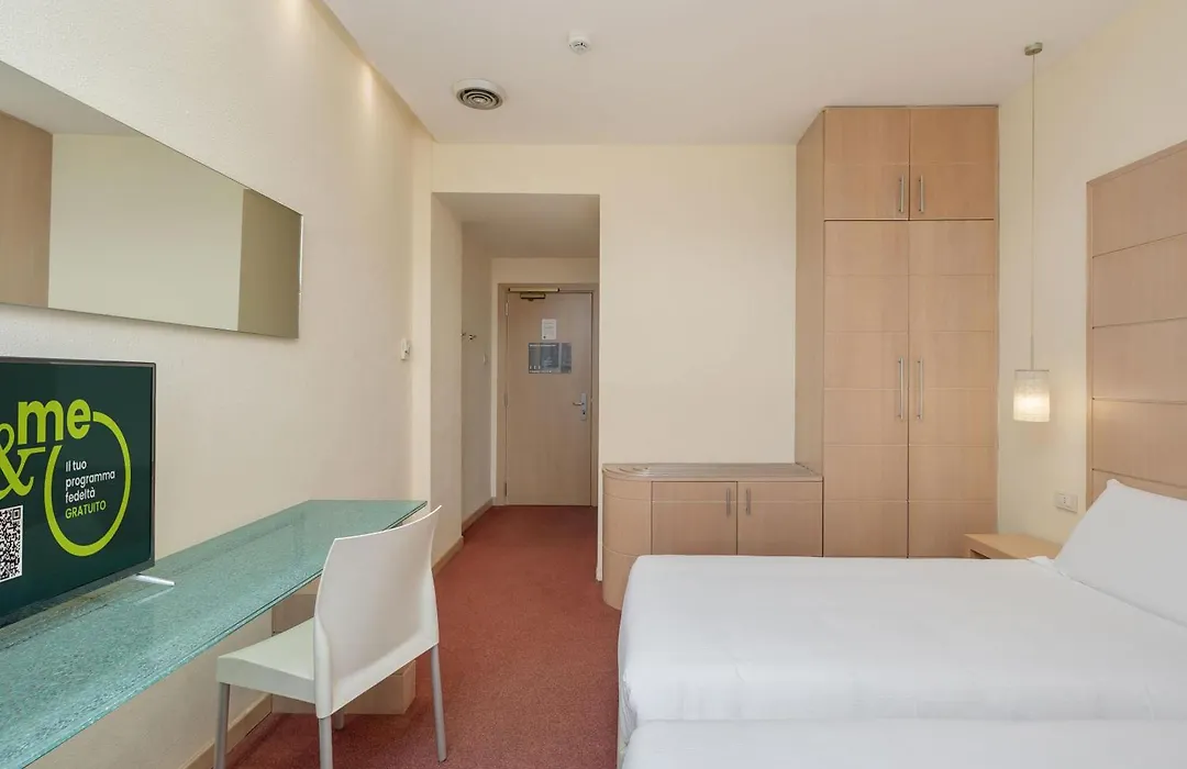 B&B HOTEL Calenzano First-1