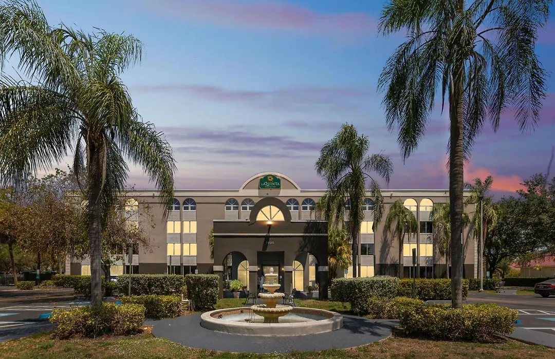La Quinta By Wyndham Miami Lakes-1