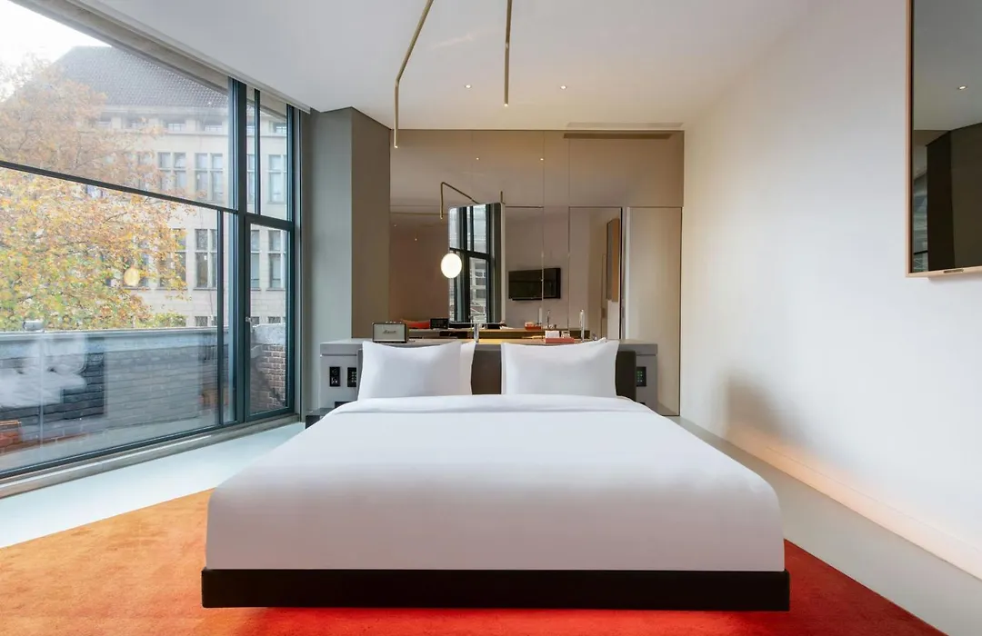 W Amsterdam-1