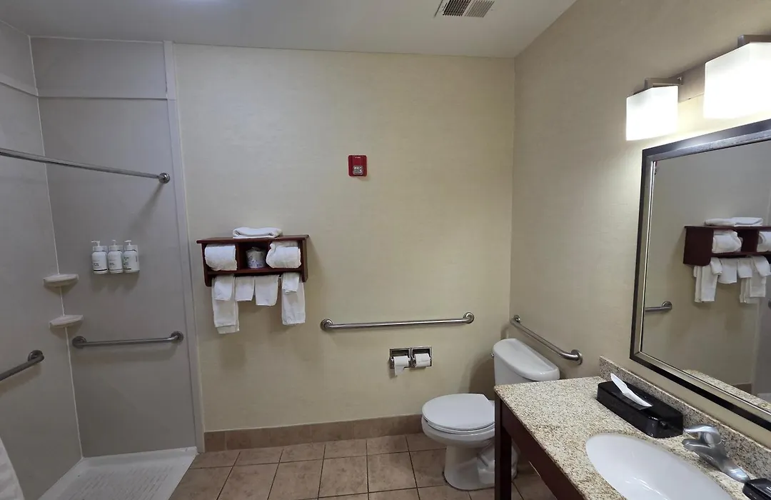 Wingate By Wyndham Steubenville-1