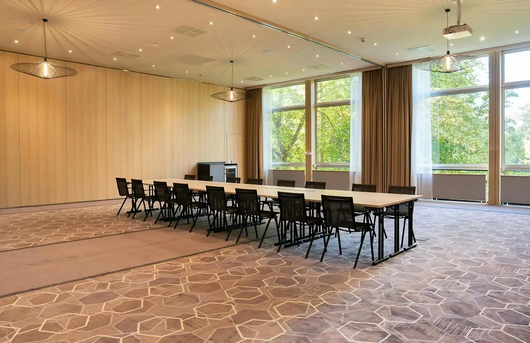 Leonardo Royal Hotel Köln - Am Stadtwald-1