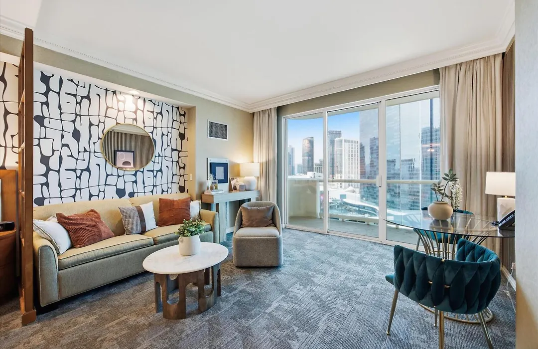 Stunning Balcony Strip View Mgm Signature * Free Valet-1