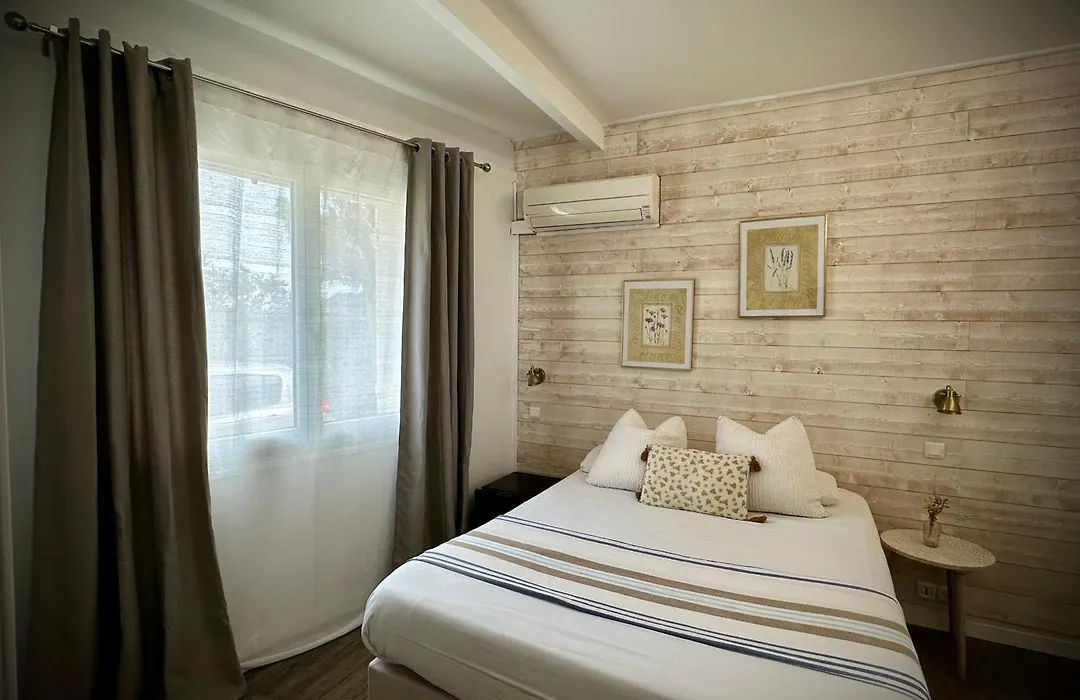 Hôtel Le Clos du Dramont-1