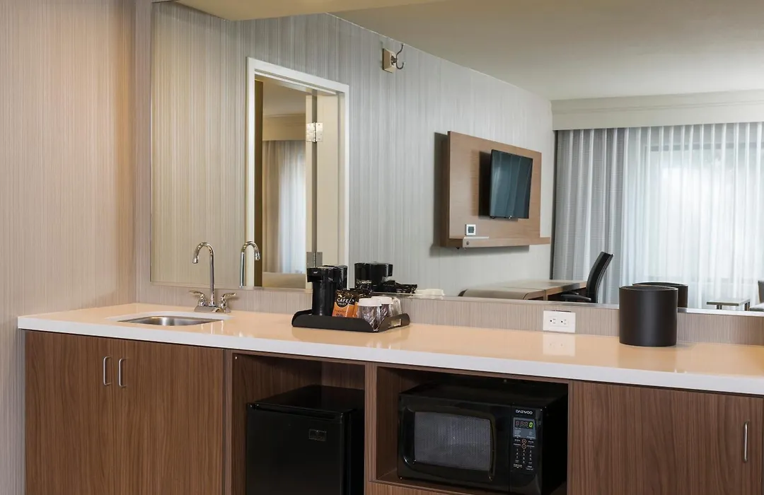 Courtyard By Marriott Livermore-1
