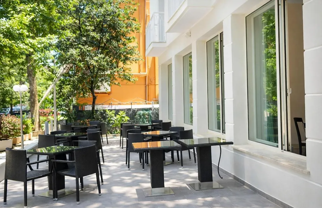 Hotel Favorita-1