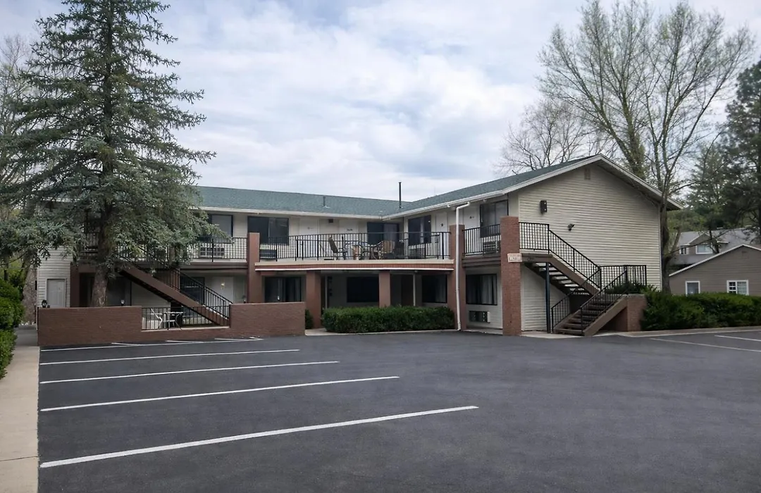 Sierra Inn-1