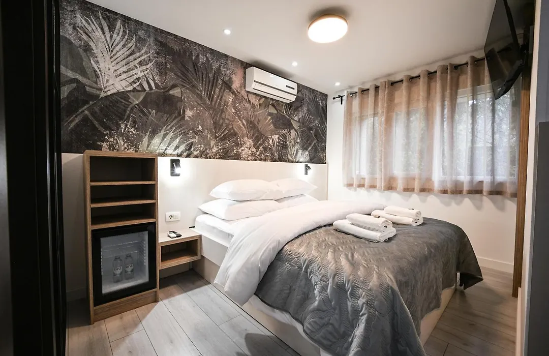 Laurea Rooms-1