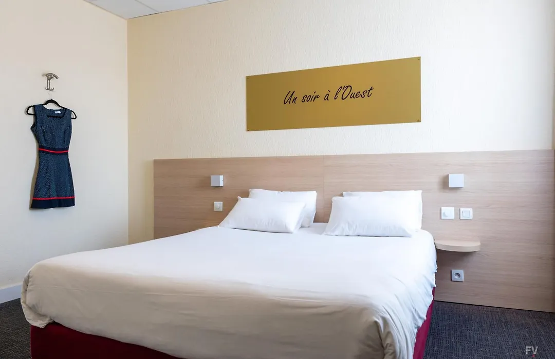 Hotel Kyriad Lamballe-1