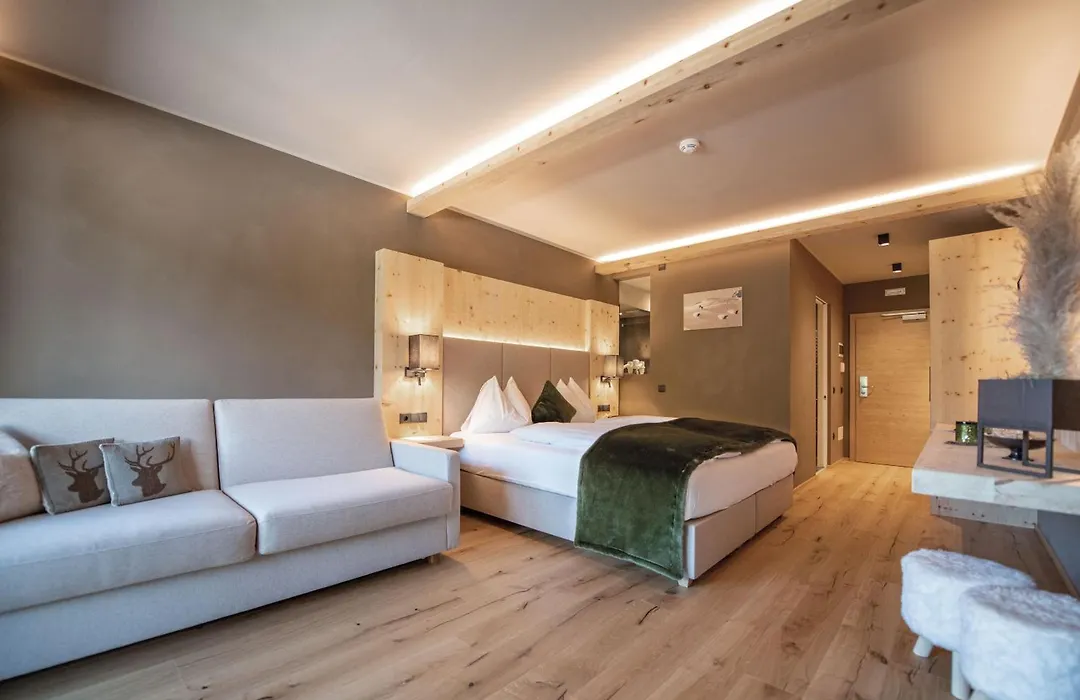 Hotel Edelweiss-1