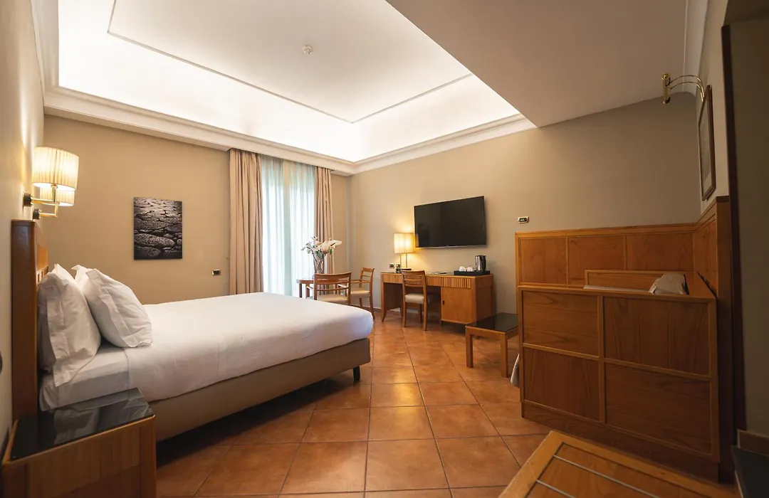 Hotel Forum-1