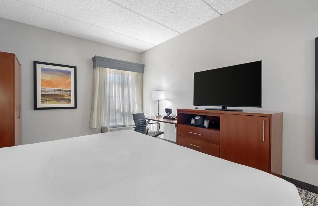 Best Western Plus Fresno Airport Hotel-1