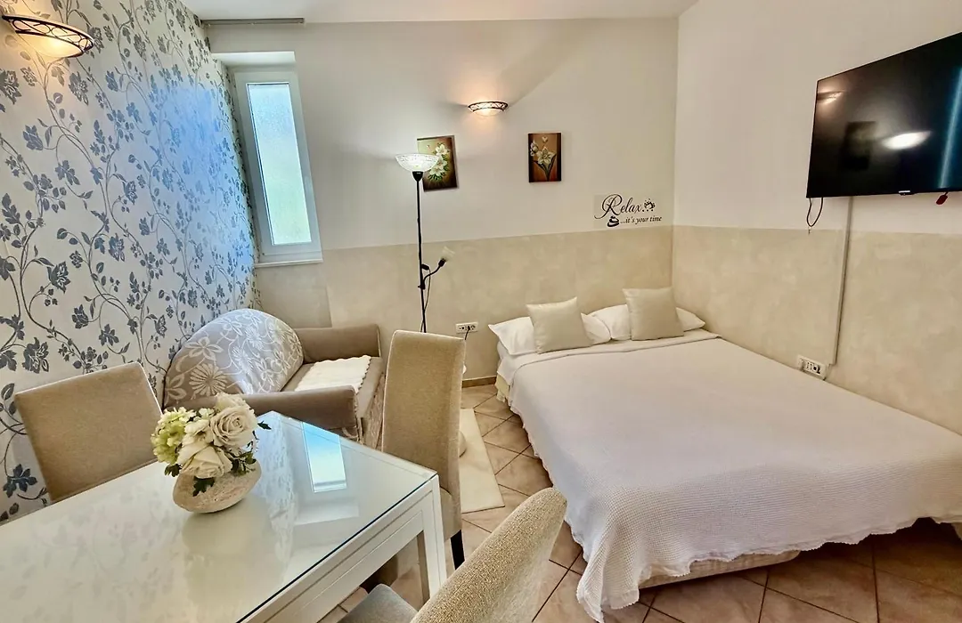 Guesthouse Villa Vice-1