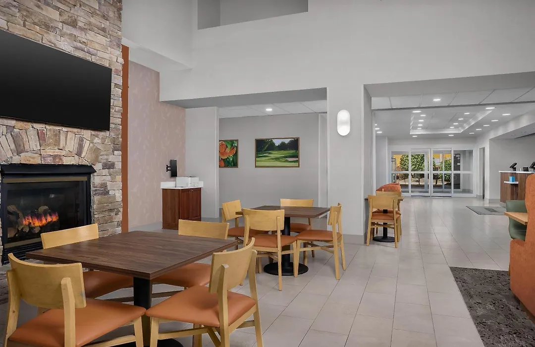 Hampton Inn & Suites Clinton-1