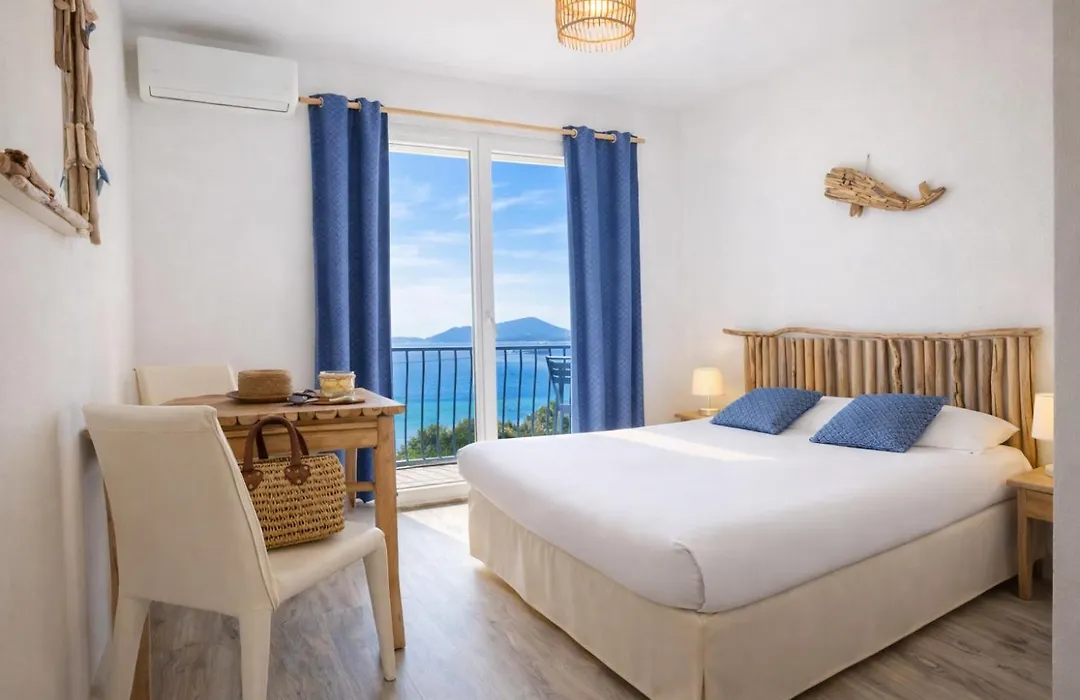 Hôtel Almanarre Plage - Hôtel Eco-Responsable face à la mer-1