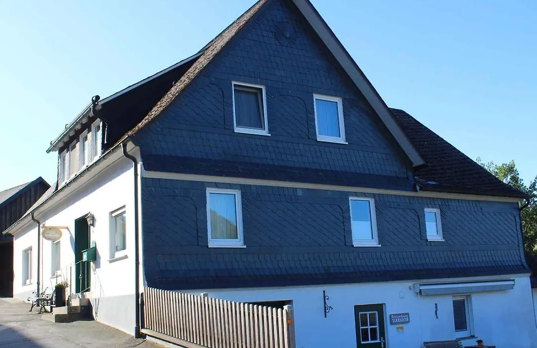 Ferienwohnung&Gästezimmer Schrichten-1