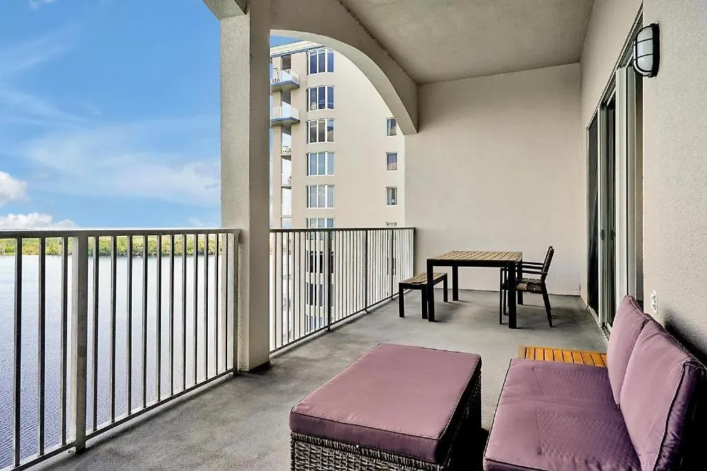 Penthouse Close To Disney Area And Malls Water View-1