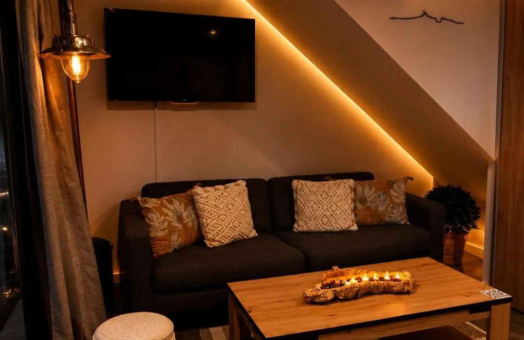 Chambre d'hôte Cigale jacuzzi et jardin privé-1