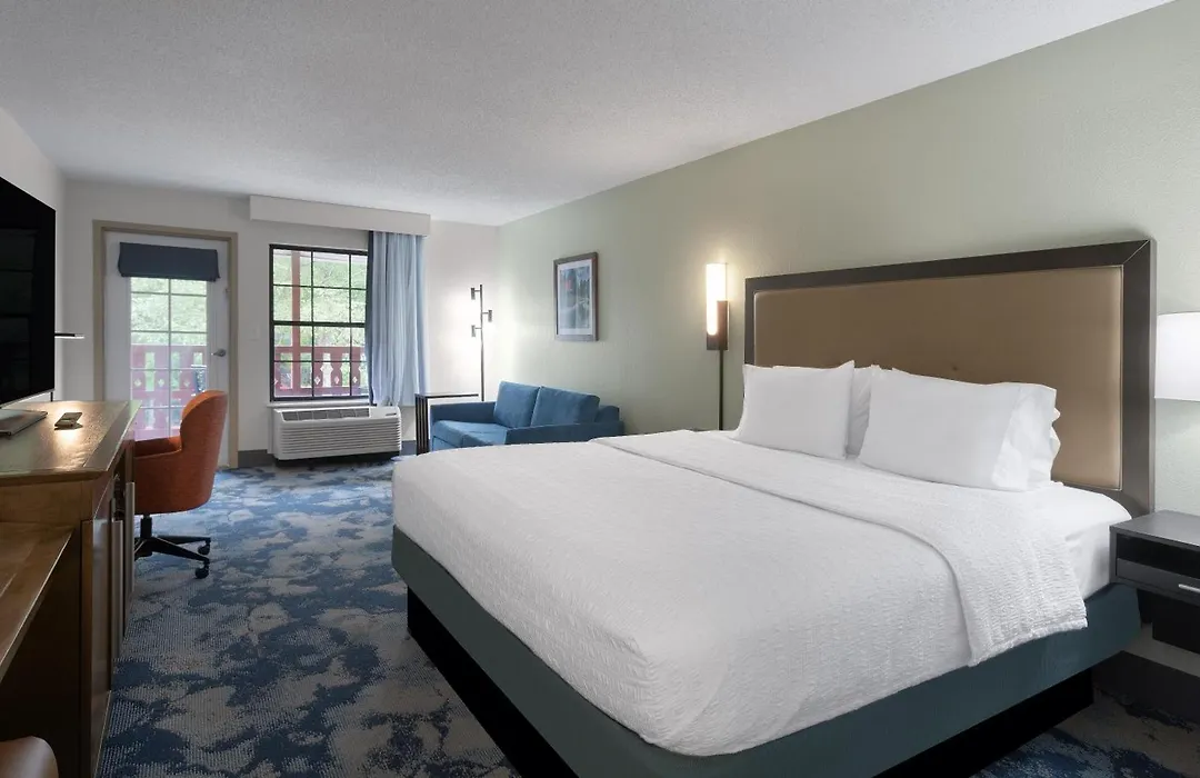 Hampton Inn Helen-1