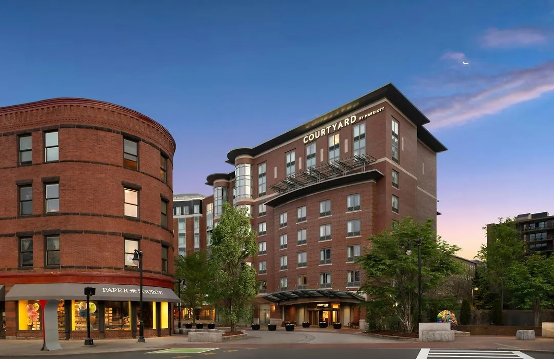 Courtyard By Marriott Boston Brookline-1