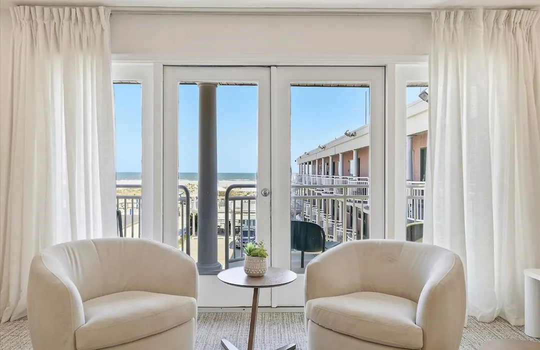 Coliseum Ocean Resort-1