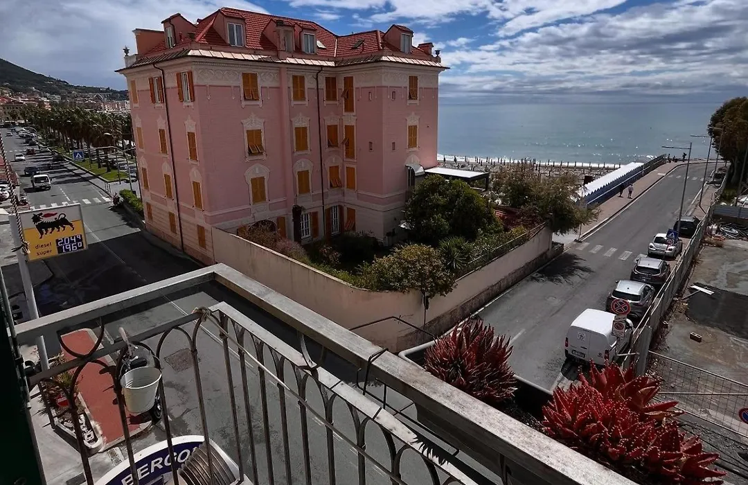 Hotel Aurora-1