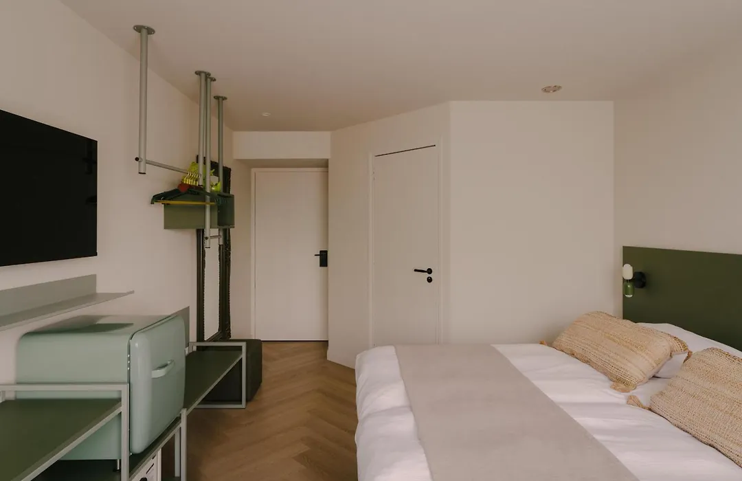 Hotel Herbergh Amsterdam Airport-1