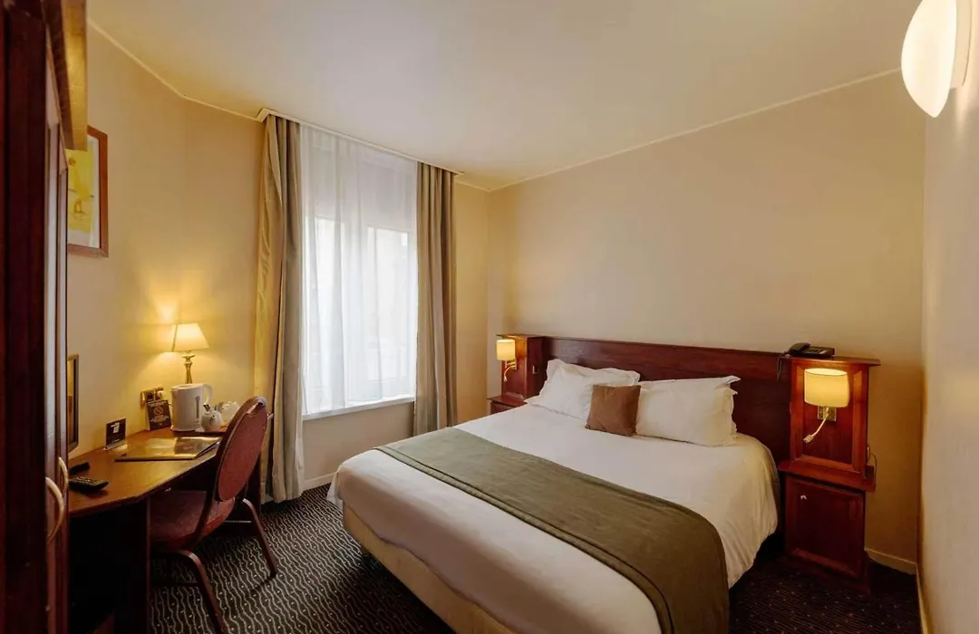 Metropol Hotel-1