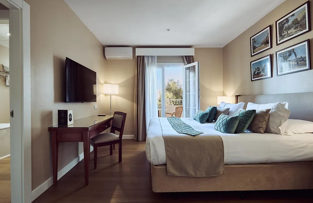 Rock Hotel-1