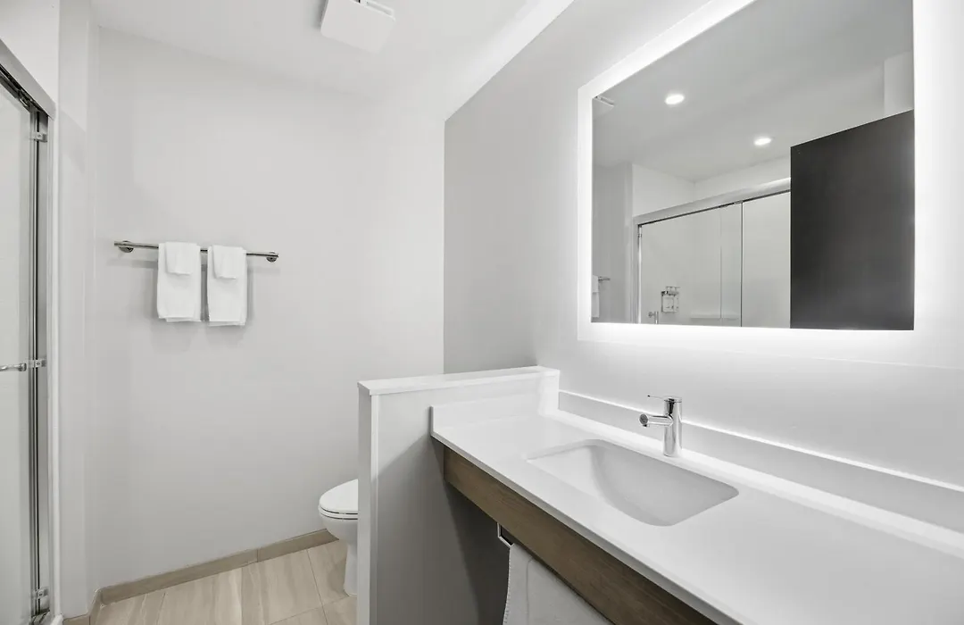 Holiday Inn Express & Suites Raleigh West - Lenovo Center By Ihg-1