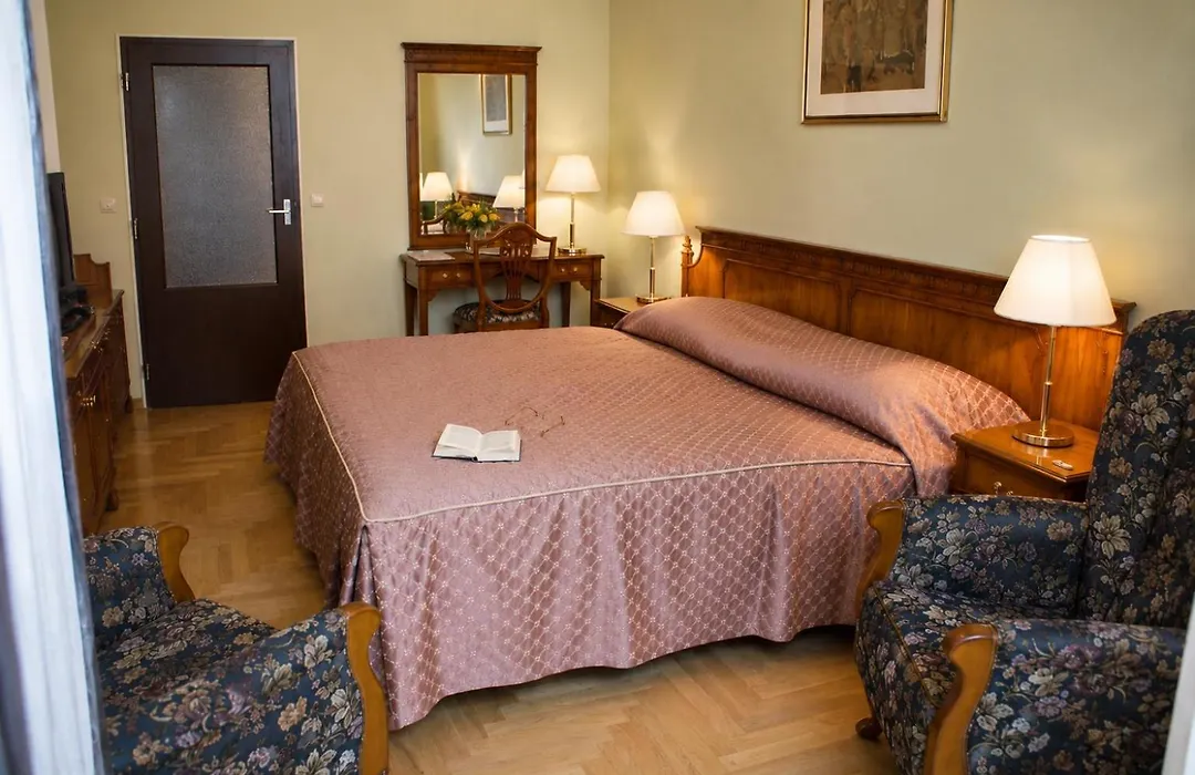 Hotel Bristol-1
