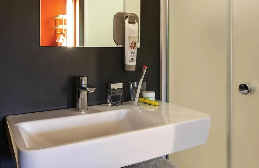 ibis budget Amsterdam Airport-1
