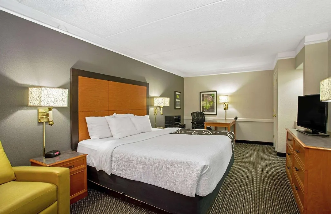 Travelodge By Wyndham Golden-Denver-1