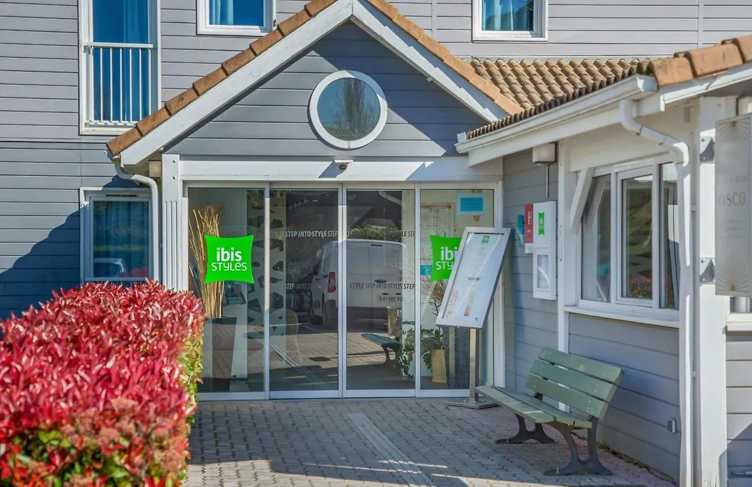 ibis Styles Aubagne Gemenos-1