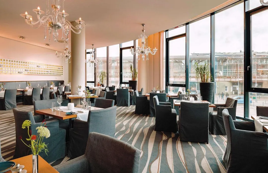 MÖVENPICK Hotel Stuttgart Airport-1