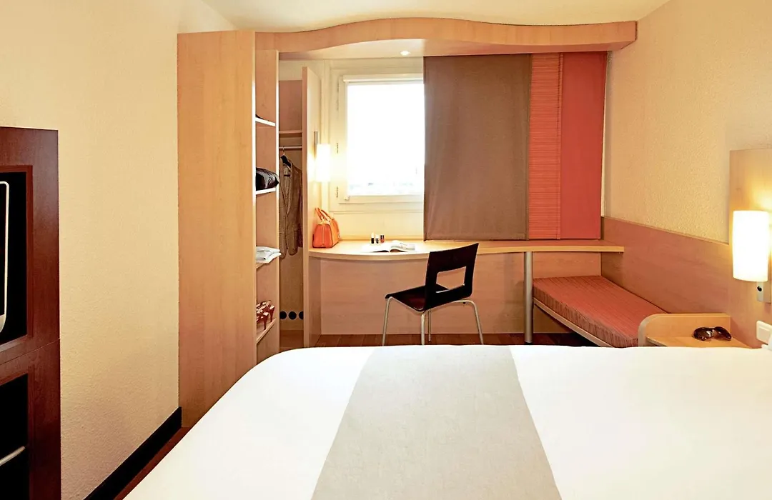ibis Orleans Centre Gare-1