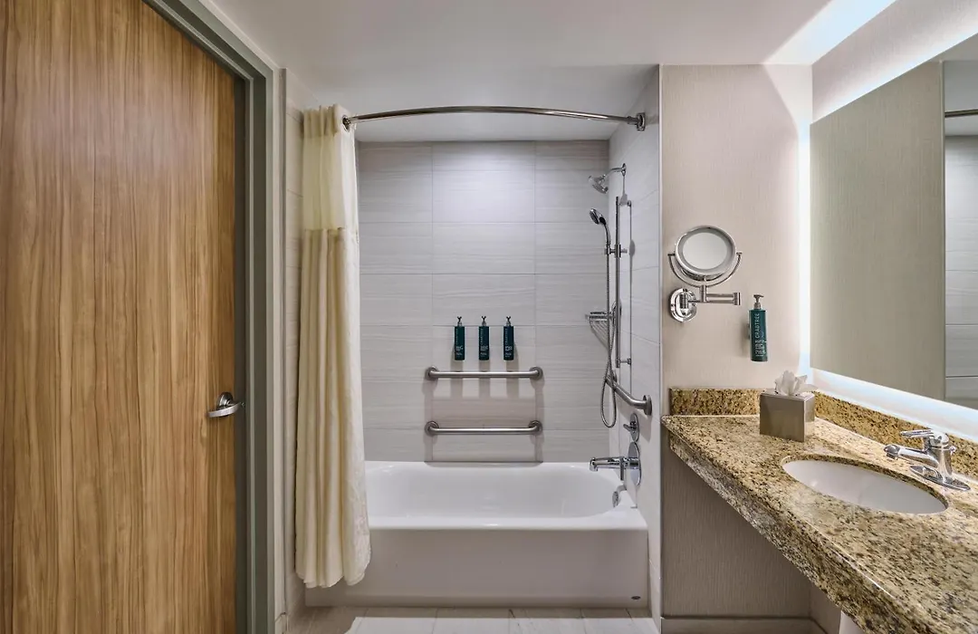 Hotel Zessa Orange County Airport, A Doubletree By Hilton-1