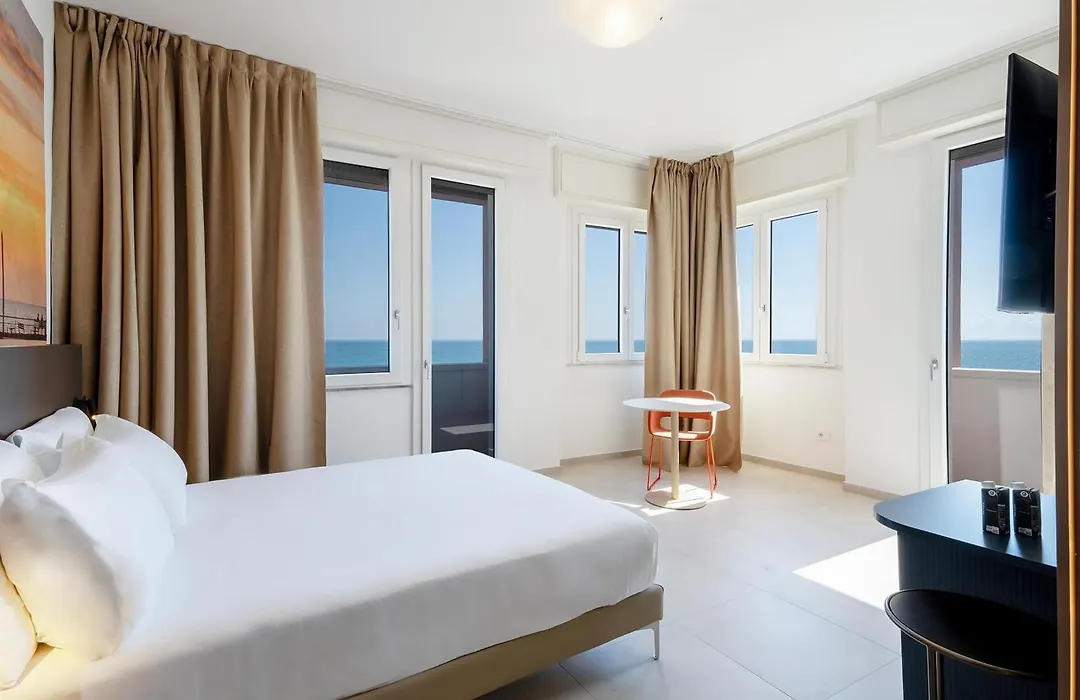 B&B Hotel Pesaro Des Bains-1