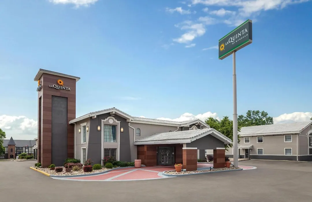 La Quinta Inn By Wyndham Omaha West-1