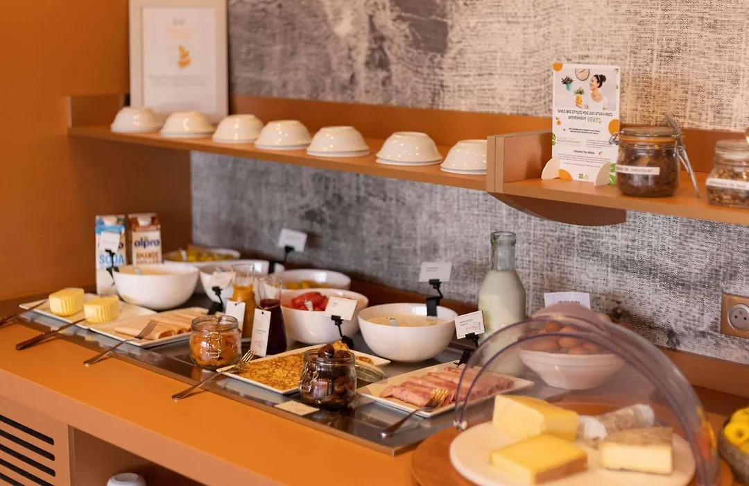 Ibis Styles Chinon-1