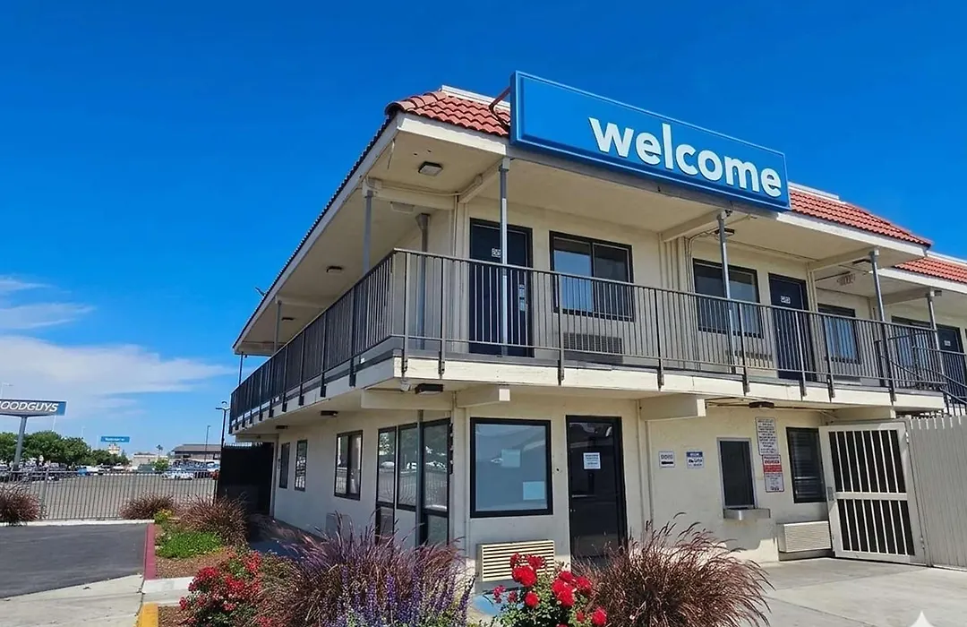 Bridgeview Hotel-1