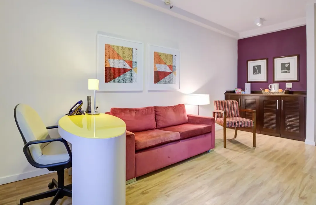 Quality Suites Alphaville-1