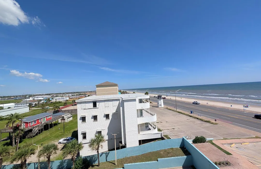 Holiday Inn Express & Suites Galveston West-Seawall-1