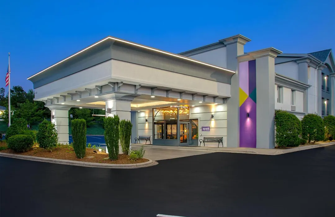 Spark By Hilton Asheville Blue Ridge Parkway-1
