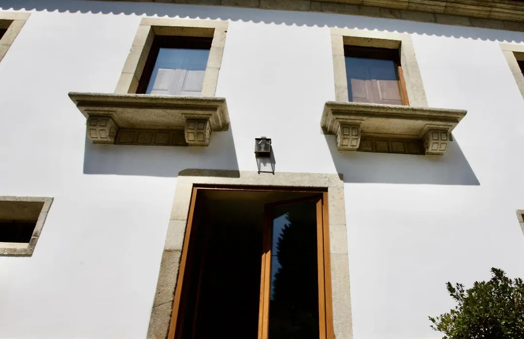 Casa Dalevada, Veade-1